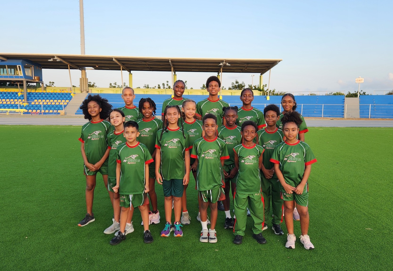 https://cheetahathletics.com/wp-content/uploads/2025/07/CheetahsTeam25.jpg